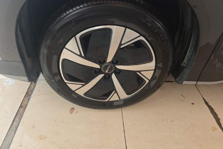 Used BYD Sealion 05 EV 2025 520 km Smart Cruise Version Left Front Wheel Hub