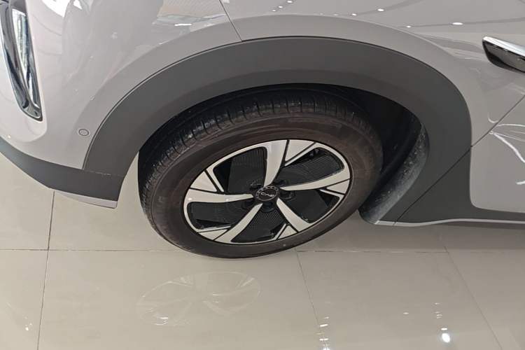 Used BYD Sealion 05 EV 2025 520 km Smart Cruise Version Left Front Wheel Hub