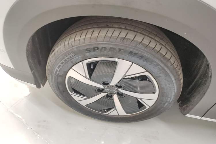 Used BYD Sealion 05 EV 2025 520 km Smart Cruise Version Left Front Wheel Hub