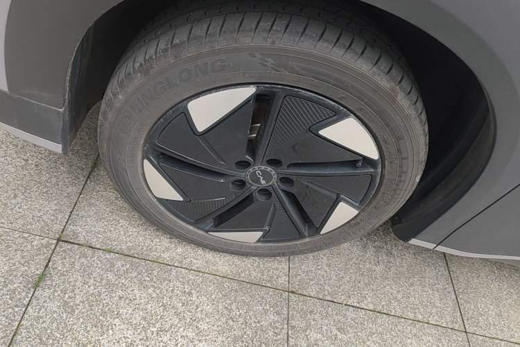 Used BYD Sealion 05 EV 2025 520 km Flagship SmartDrive Version Left Front Wheel Hub