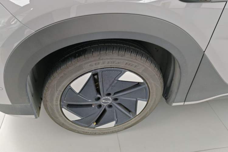 Used BYD Sealion 05 EV 2025 520 km Flagship SmartDrive Version Left Front Wheel Hub