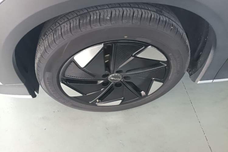 Used BYD Sealion 05 EV 2025 520 km Flagship SmartDrive Version Left Front Wheel Hub