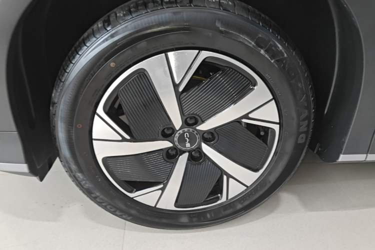 Used BYD Sealion 05 EV 2025 520 km Smart Cruise Version Left Front Wheel Hub