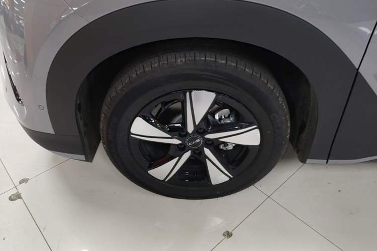 Used BYD Sealion 05 EV 2025 430 km Smart Cruise Version Left Front Wheel Hub