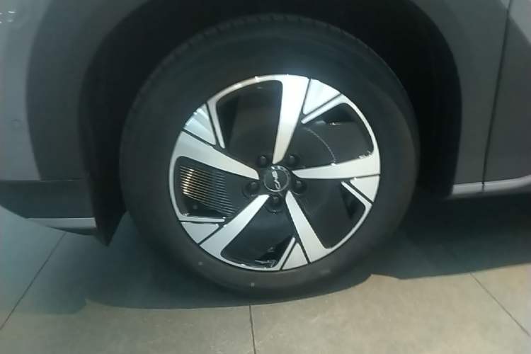 Used BYD Sealion 05 EV 2025 520 km Smart Cruise Version Left Front Wheel Hub