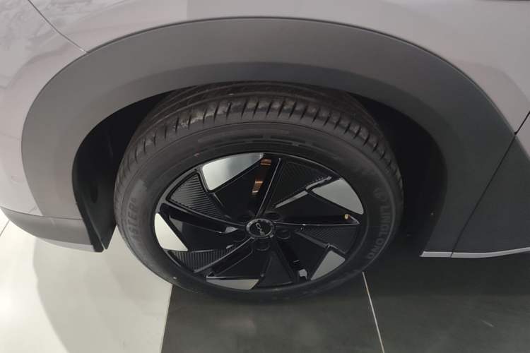 Used BYD Sealion 05 EV 2025 520 km Smart Cruise Version Left Front Wheel Hub