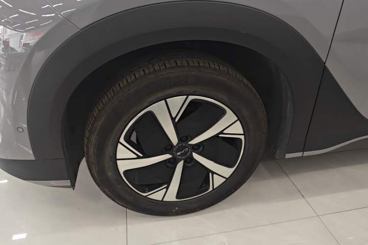 Used BYD Sealion 05 EV 2025 520 km Smart Cruise Version Left Front Wheel Hub