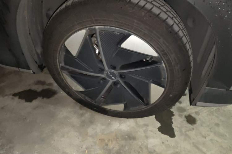 Used BYD Sealion 05 EV 2025 520 km Flagship SmartDrive Version Right Front Wheel Hub