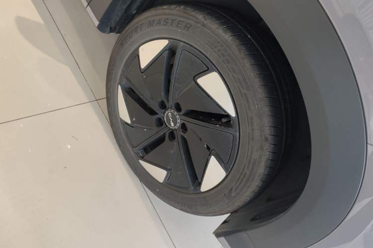 Used BYD Sealion 05 EV 2025 520 km Flagship SmartDrive Version Right Front Wheel Hub