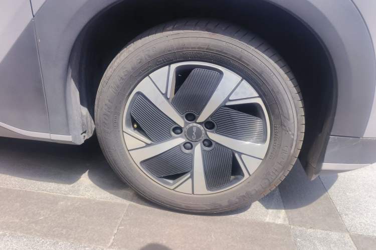 Used BYD Sealion 05 EV 2025 520 km Smart Cruise Version Right Front Wheel Hub