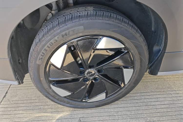 Used BYD Sealion 05 EV 2025 520 km Flagship SmartDrive Version Right Rear Wheel Hub