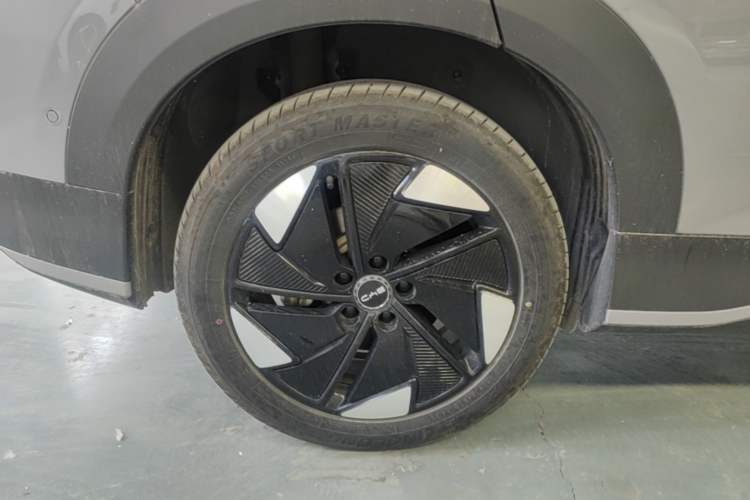 Used BYD Sealion 05 EV 2025 520 km Flagship SmartDrive Version Right Rear Wheel Hub