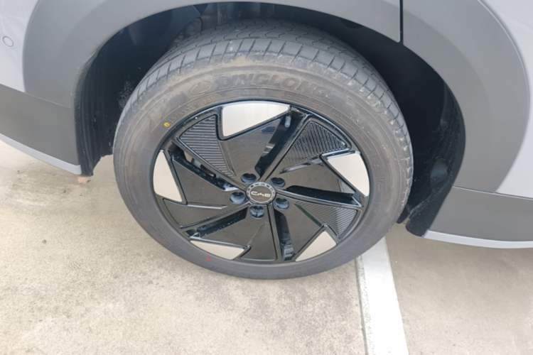Used BYD Sealion 05 EV 2025 520 km Flagship SmartDrive Version Right Rear Wheel Hub