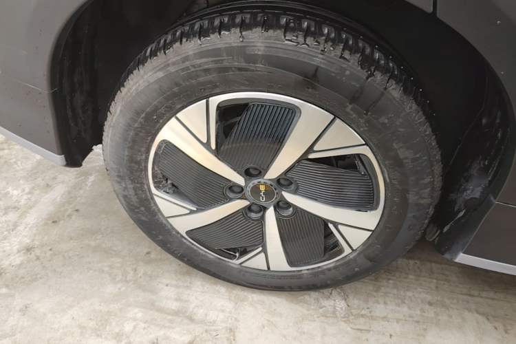 Used BYD Sealion 05 EV 2025 520 km Smart Cruise Version Right Rear Wheel Hub