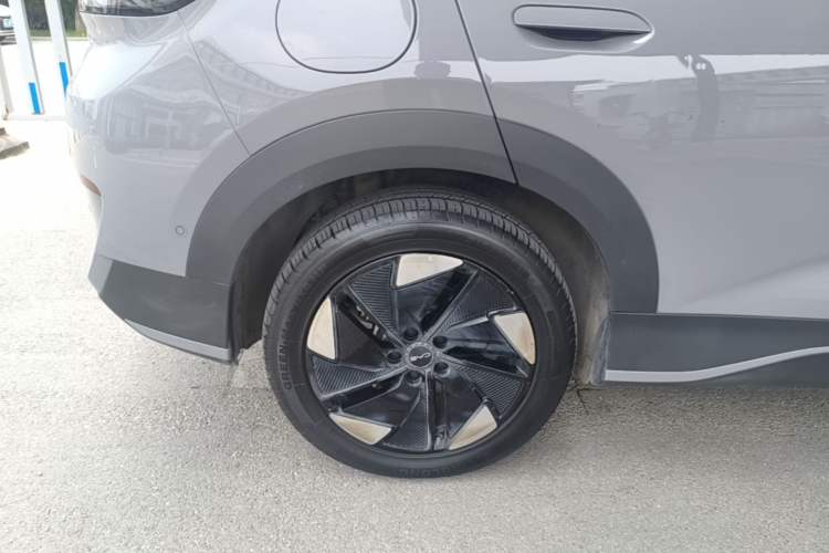 Used BYD Sealion 05 EV 2025 520 km Flagship SmartDrive Version Right Rear Wheel Hub