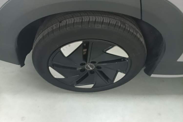 Used BYD Sealion 05 EV 2025 520 km Flagship SmartDrive Version Right Rear Wheel Hub