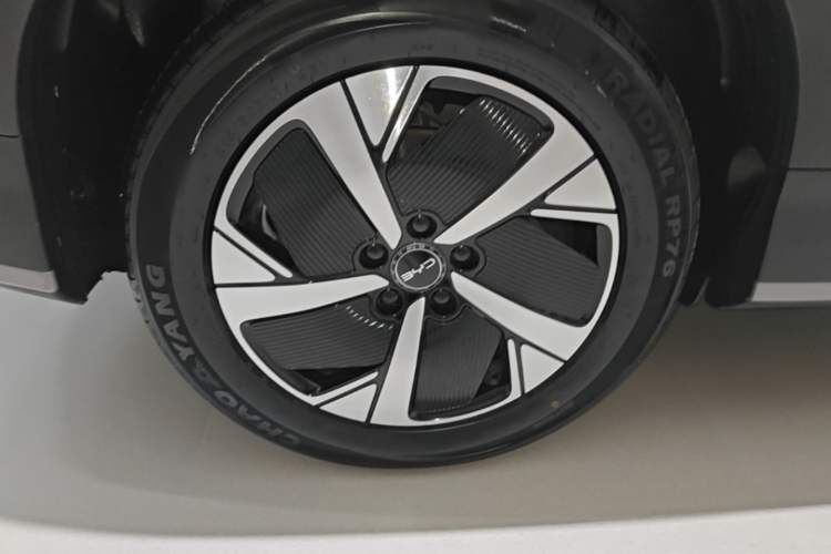 Used BYD Sealion 05 EV 2025 520 km Smart Cruise Version Right Rear Wheel Hub