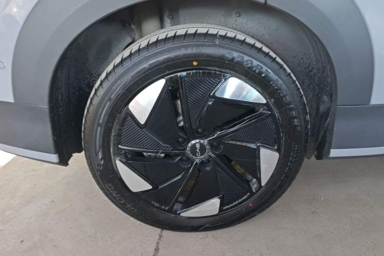 Used BYD Sealion 05 EV 2025 520 km Flagship SmartDrive Version Right Rear Wheel Hub