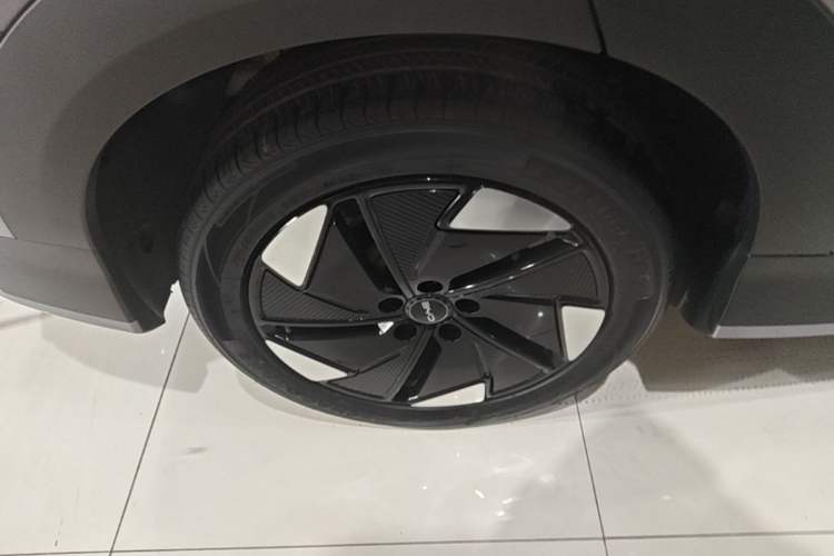 Used BYD Sealion 05 EV 2025 520 km Flagship SmartDrive Version Right Rear Wheel Hub