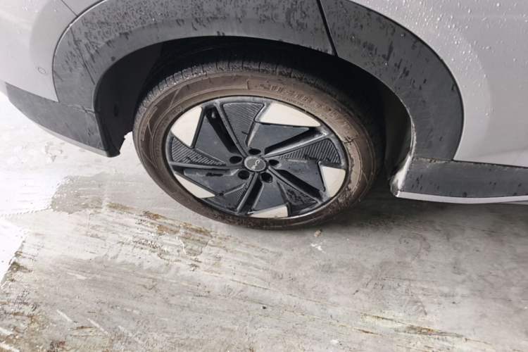Used BYD Sealion 05 EV 2025 520 km Flagship SmartDrive Version Right Rear Wheel Hub