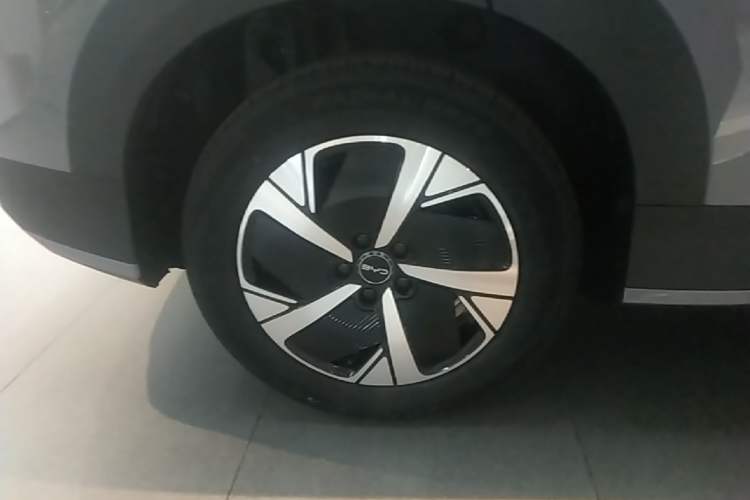 Used BYD Sealion 05 EV 2025 520 km Smart Cruise Version Right Rear Wheel Hub