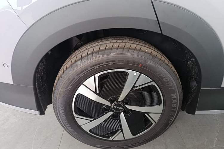 Used BYD Sealion 05 EV 2025 520 km Smart Cruise Version Right Rear Wheel Hub