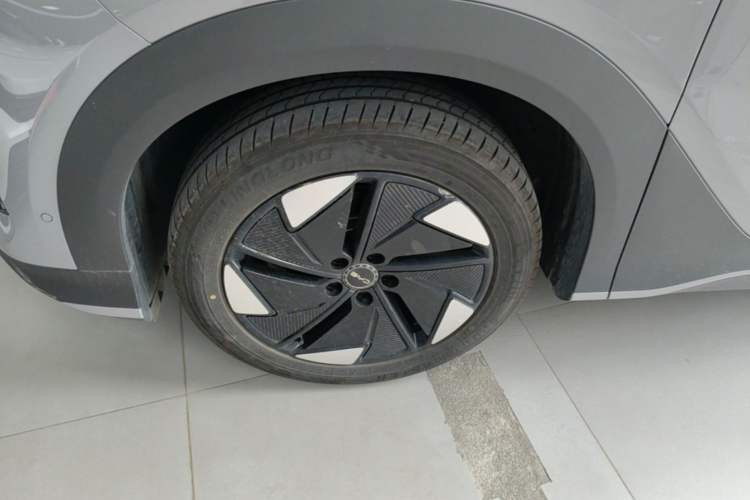Used BYD Sealion 05 EV 2025 520 km Flagship SmartDrive Version Left Front Wheel Hub