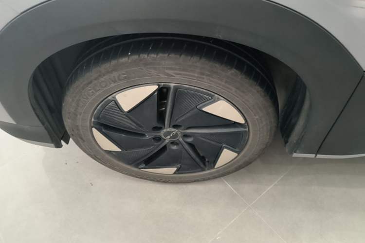 Used BYD Sealion 05 EV 2025 520 km Flagship SmartDrive Version Left Front Wheel Hub