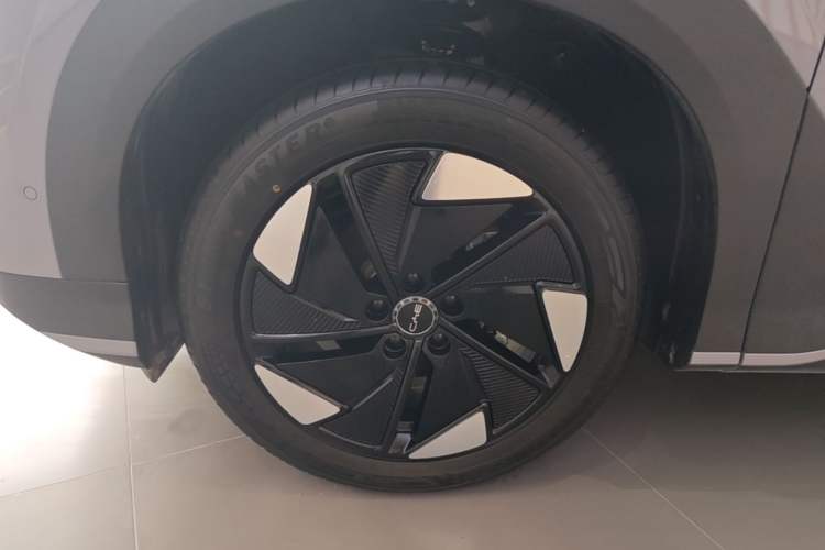 Used BYD Sealion 05 EV 2025 520 km Flagship SmartDrive Version Left Front Wheel Hub
