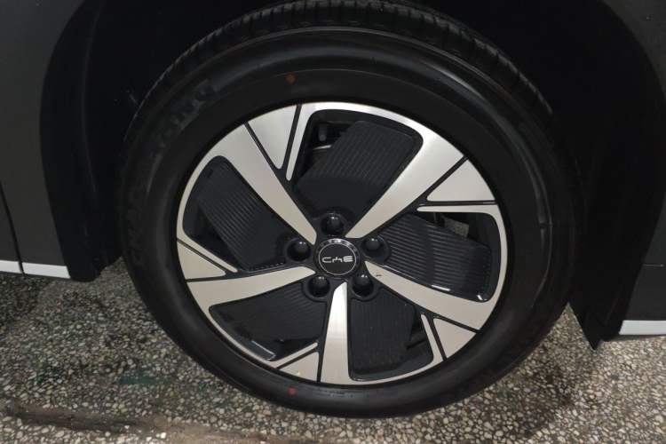 Used BYD Sealion 05 EV 2025 520 km Smart Cruise Version Right Front Wheel Hub