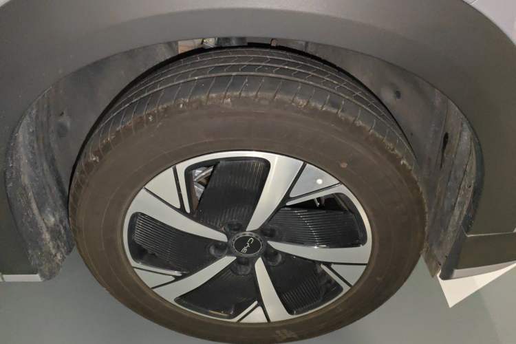 Used BYD Sealion 05 EV 2025 520 km Smart Cruise Version Right Front Wheel Hub