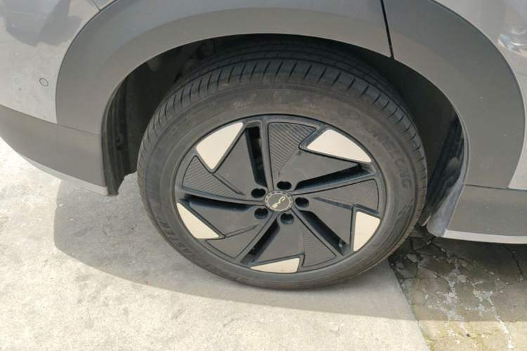 Used BYD Sealion 05 EV 2025 520 km Flagship SmartDrive Version Right Rear Wheel Hub