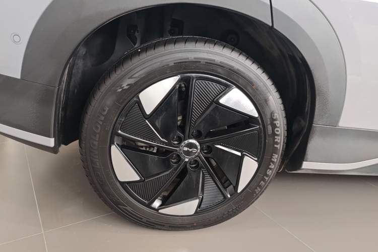 Used BYD Sealion 05 EV 2025 520 km Flagship SmartDrive Version Right Rear Wheel Hub