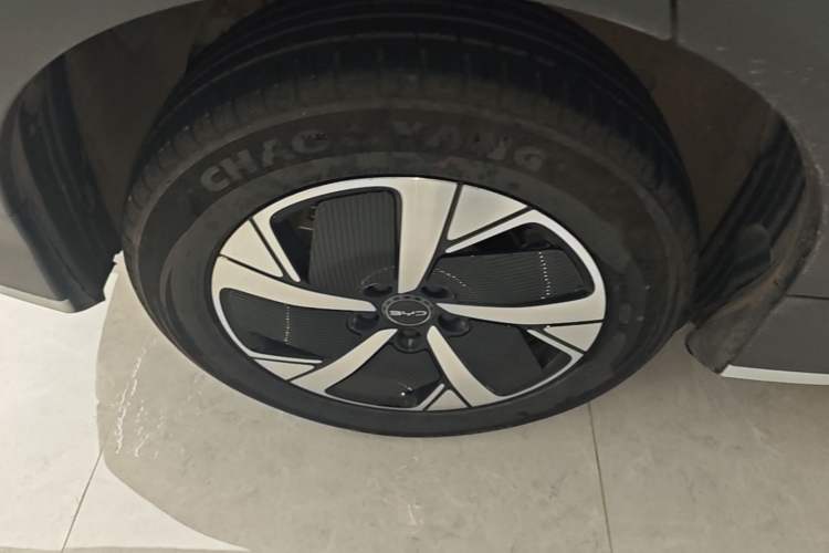 Used BYD Sealion 05 EV 2025 520 km Smart Cruise Version Right Rear Wheel Hub
