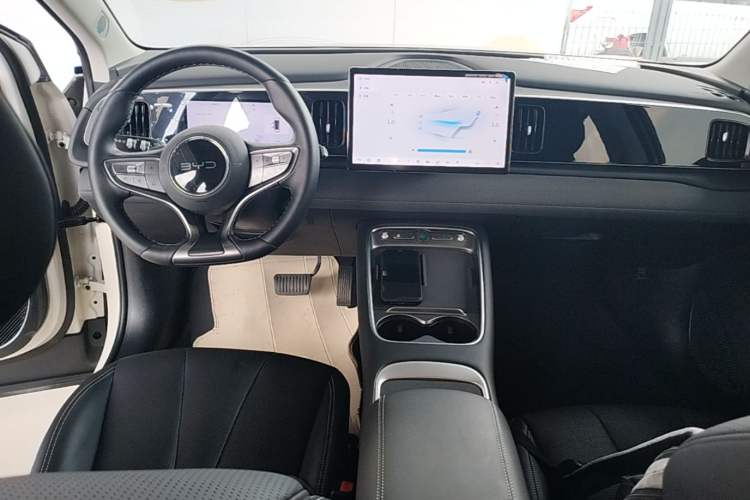 Used BYD Sealion 05 EV 2025 520 km Smart Cruise Version Center Console
