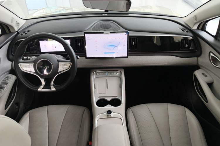 Used BYD Sealion 05 EV 2025 520 km Flagship SmartDrive Version Center Console
