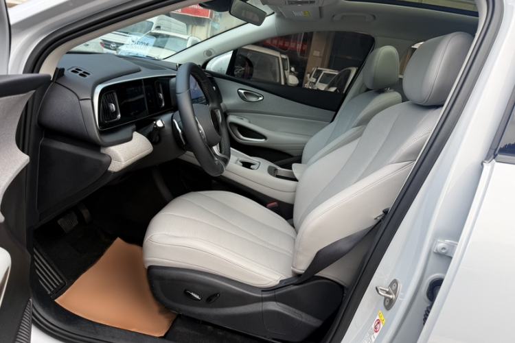 Used BYD Sealion 05 EV 2025 520 km Smart Cruise Version Interior 5