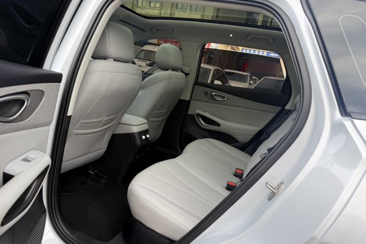 Used BYD Sealion 05 EV 2025 520 km Smart Cruise Version Interior 6