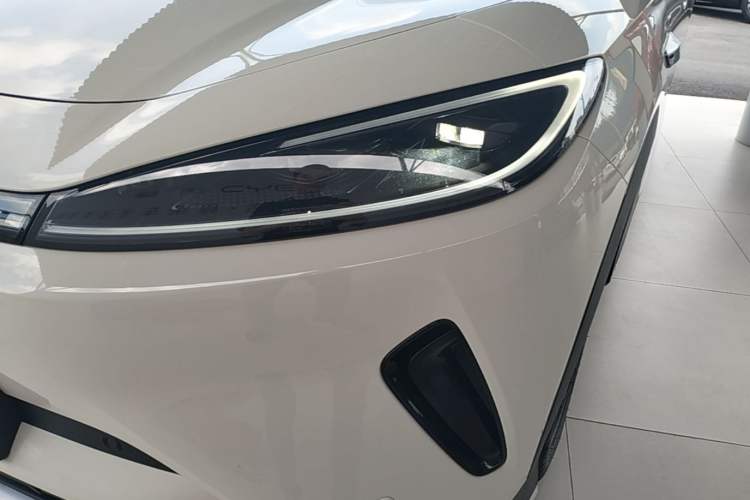 Used BYD Sealion 05 EV 2025 520 km Smart Cruise Version Left Front Headlight
