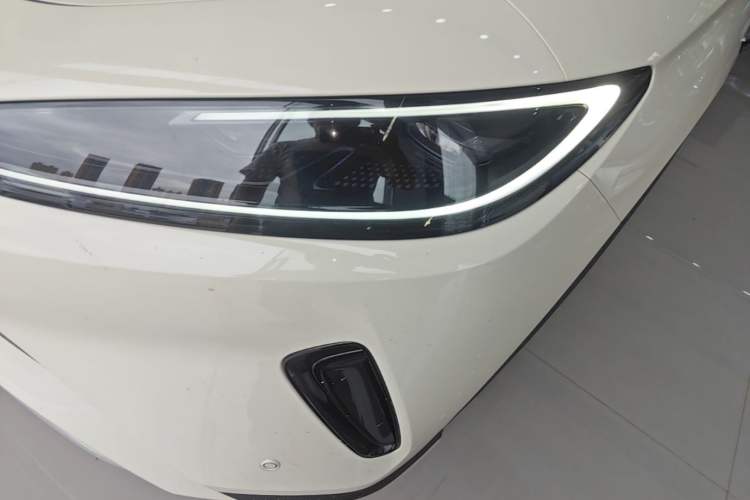 Used BYD Sealion 05 EV 2025 520 km Smart Cruise Version Left Front Headlight