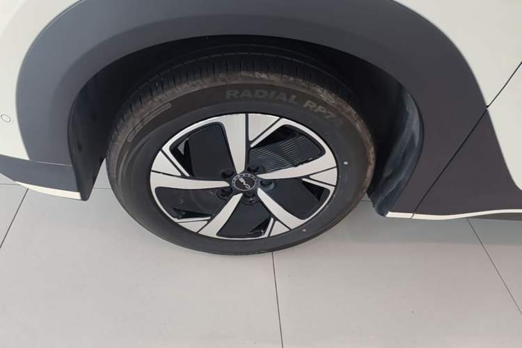 Used BYD Sealion 05 EV 2025 520 km Smart Cruise Version Left Front Wheel Hub