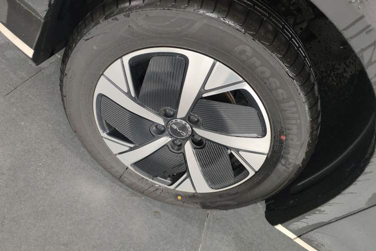 Used BYD Sealion 05 EV 2025 520 km Smart Cruise Version Left Front Wheel Hub