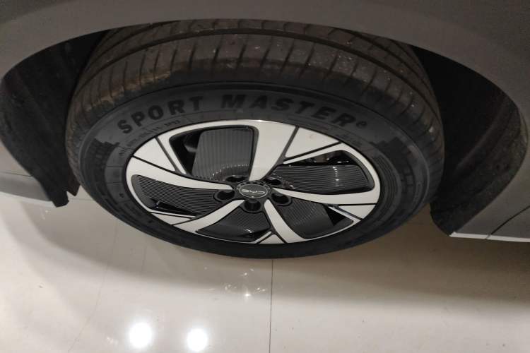 Used BYD Sealion 05 EV 2025 520 km Smart Cruise Version Left Front Wheel Hub