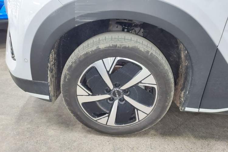 Used BYD Sealion 05 EV 2025 520 km Smart Cruise Version Left Front Wheel Hub