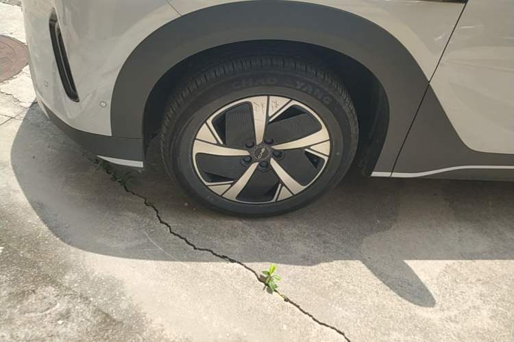 Used BYD Sealion 05 EV 2025 520 km Smart Cruise Version Left Front Wheel Hub