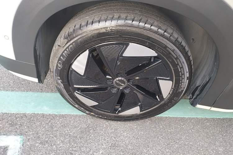 Used BYD Sealion 05 EV 2025 520 km Flagship SmartDrive Version Left Front Wheel Hub