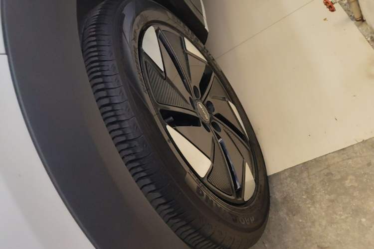 Used BYD Sealion 05 EV 2025 520 km Flagship SmartDrive Version Left Front Wheel Hub