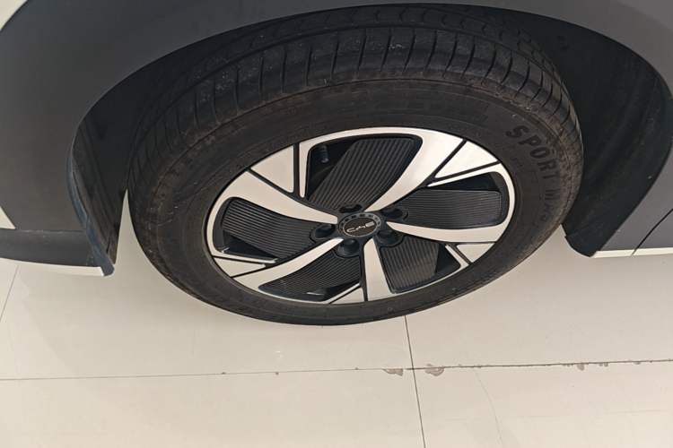 Used BYD Sealion 05 EV 2025 520 km Smart Cruise Version Left Front Wheel Hub