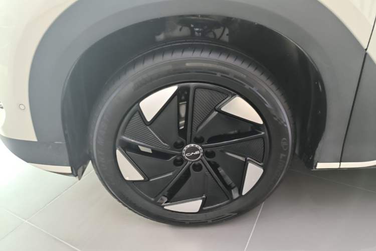 Used BYD Sealion 05 EV 2025 520 km Flagship SmartDrive Version Left Front Wheel Hub