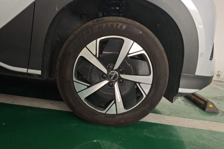 Used BYD Sealion 05 EV 2025 520 km Smart Cruise Version Right Front Wheel Hub